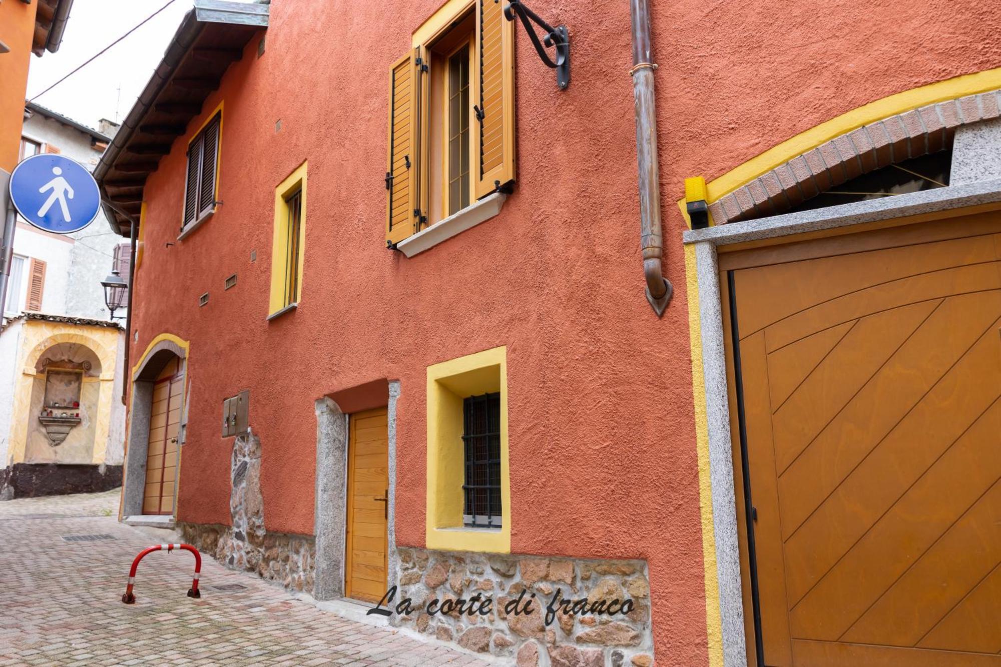 Appartamento Nella Graziosa Corte - Lago Lugano Brusimpiano Exterior photo